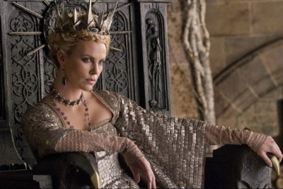 Charlize Theron (evil vibes)